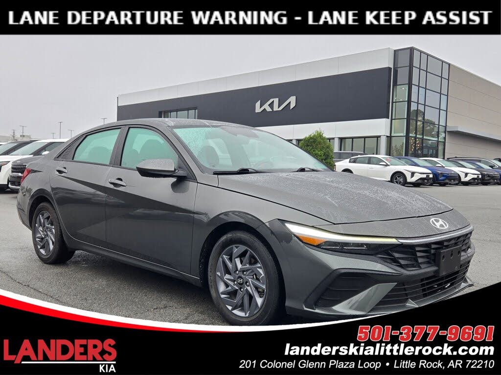 2024 Hyundai Elantra SEL FWD