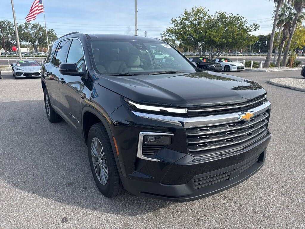 2025 Chevrolet Traverse LT FWD