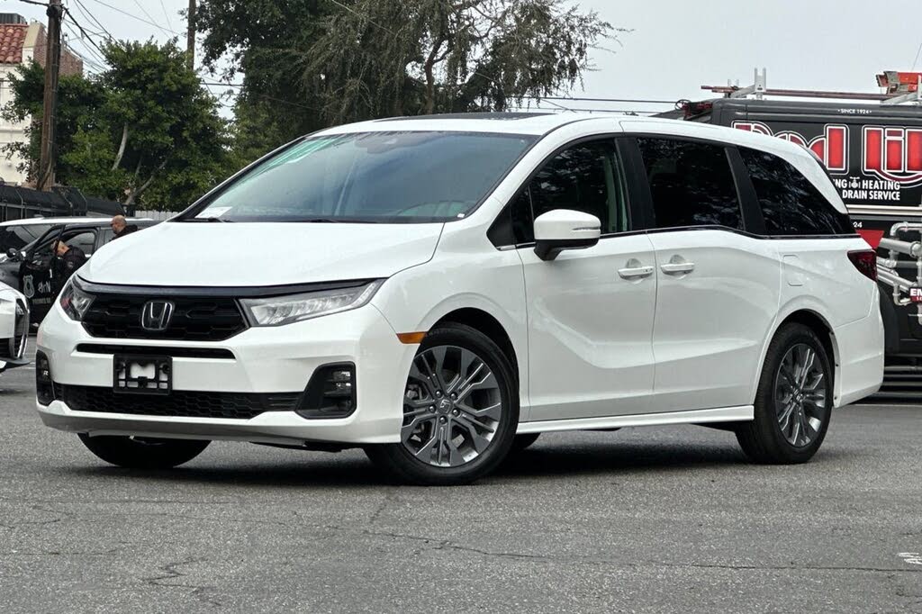 2025 Honda Odyssey Touring FWD