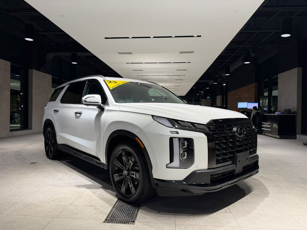 Hyundai Palisade Urban AWD with 7 Passenger Seating 2023
