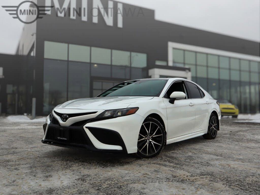2023 Toyota Camry SE AWD