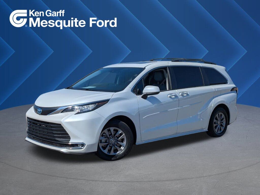 2023 Toyota Sienna XLE 7-Passenger FWD