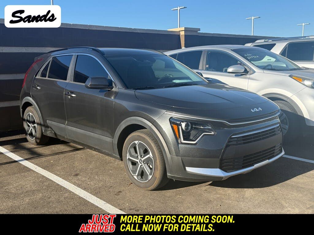 2024 Kia Niro LX FWD