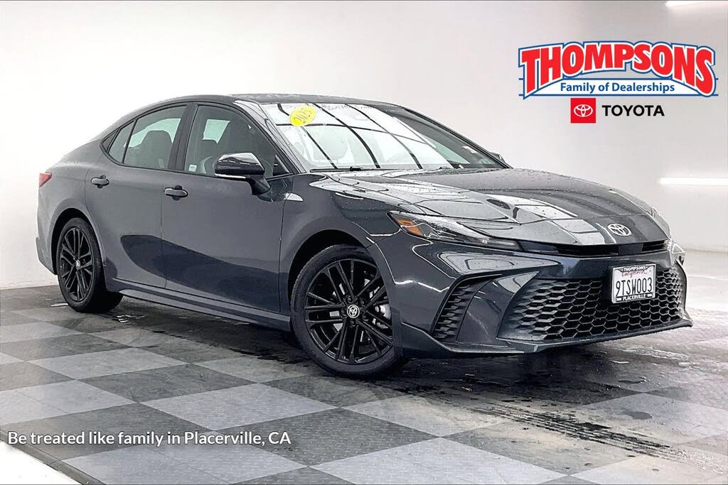 2025 Toyota Camry SE FWD