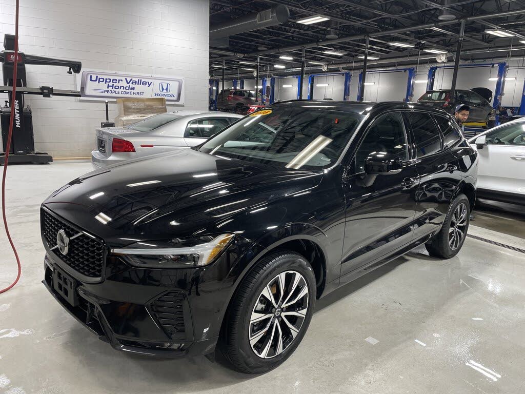 2025 Volvo XC60 B5 Plus Dark Theme AWD