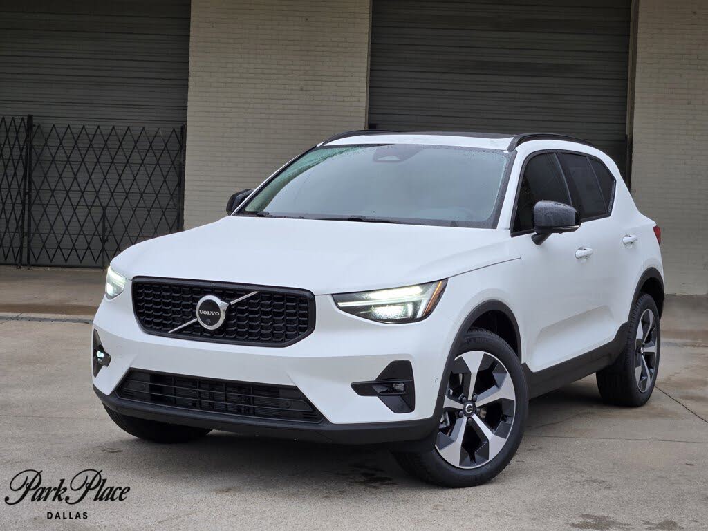 2026 Volvo XC40 B5 Plus AWD