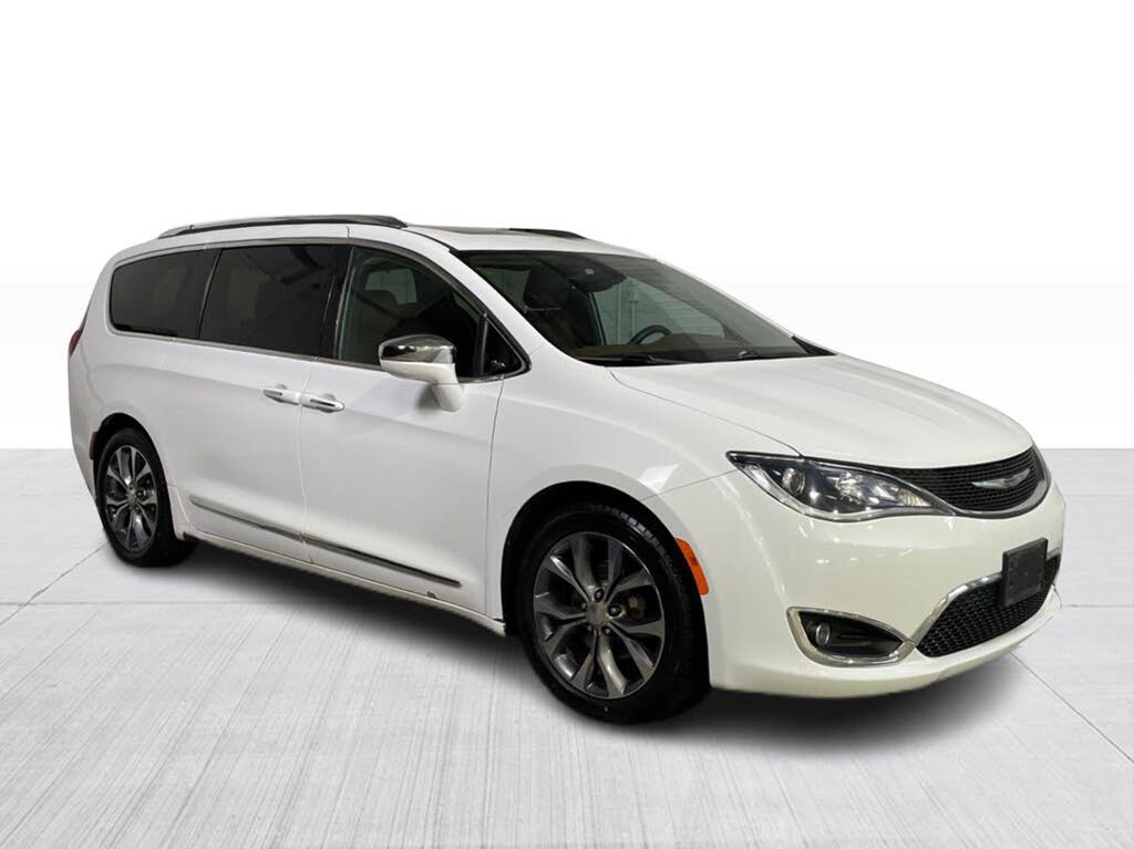 2017 Chrysler Pacifica Limited FWD