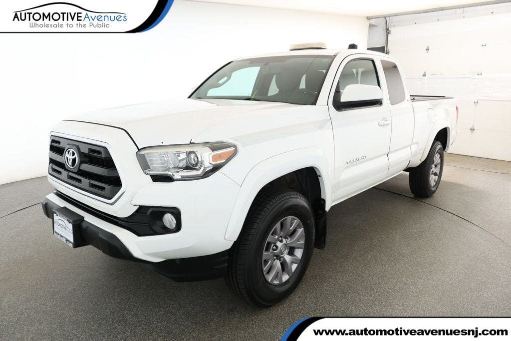 2017 Toyota Tacoma SR5 V6 Access Cab 4WD