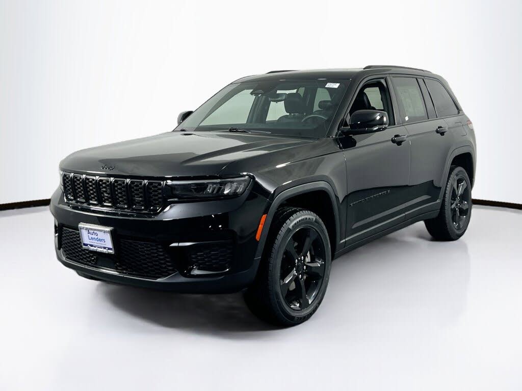 2023 Jeep Grand Cherokee Altitude 4WD