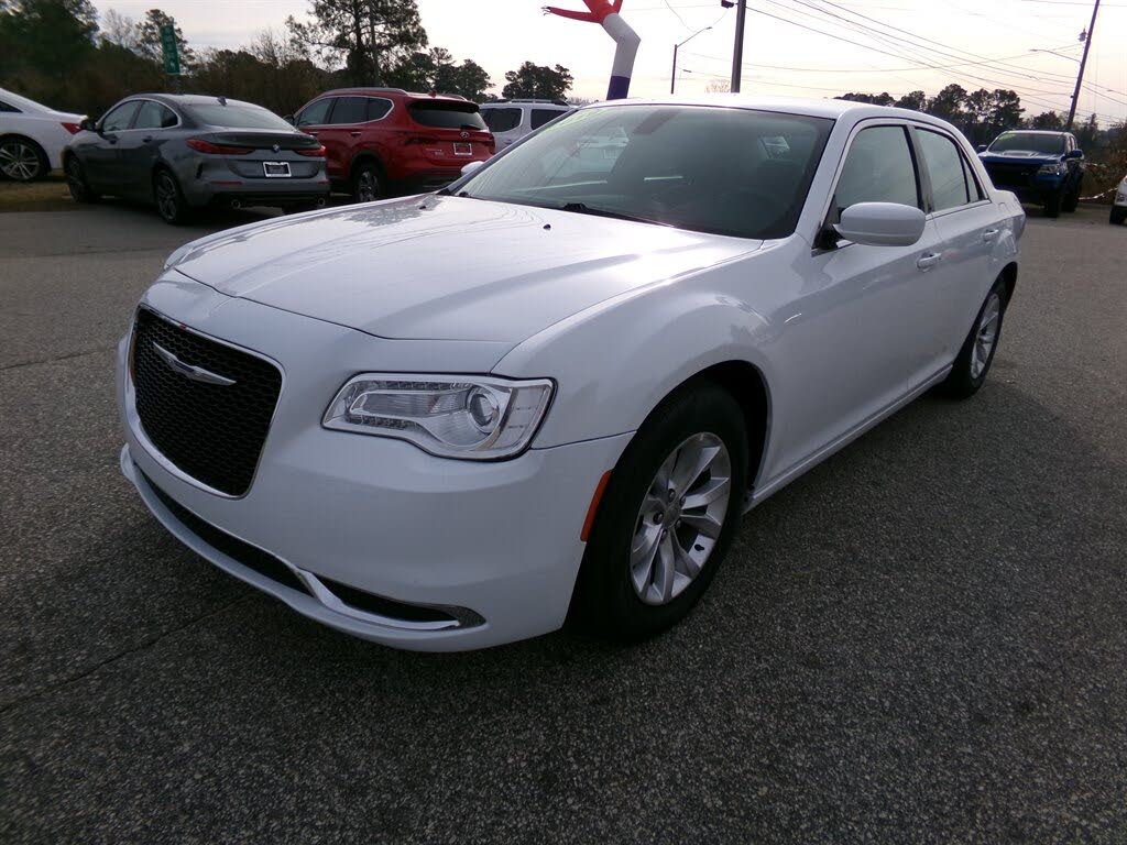2019 Chrysler 300 Touring RWD