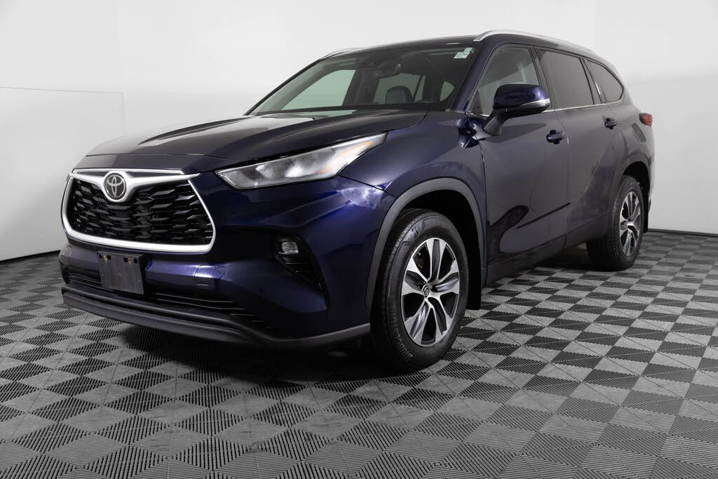 Toyota Highlander XLE AWD 2022