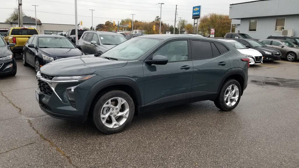 2025 Chevrolet Trax LS FWD