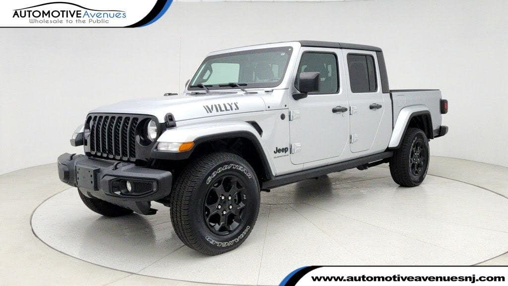 2023 Jeep Gladiator Willys Crew Cab 4WD