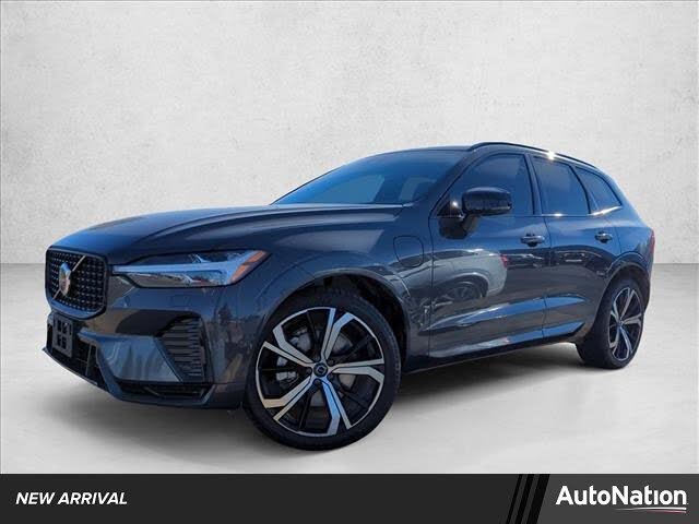 2023 Volvo XC60 Recharge T8 Ultimate Dark Theme eAWD