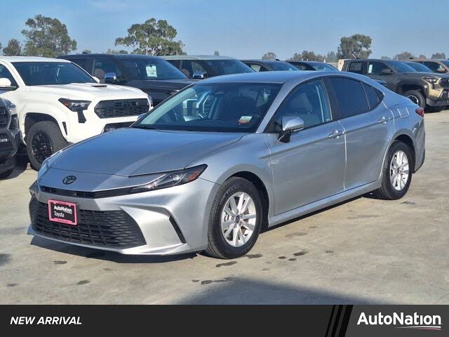 2025 Toyota Camry LE FWD