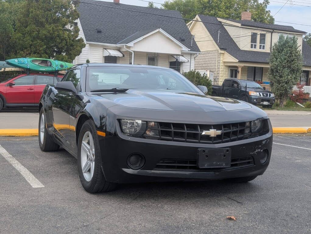 Chevrolet Camaro LS Coupe RWD 2010