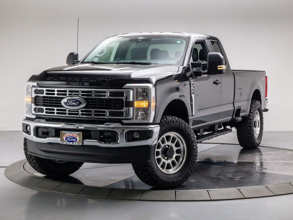 2025 Ford F-350 Super Duty XLT SuperCab LB 4WD