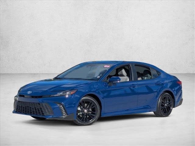 2025 Toyota Camry SE FWD