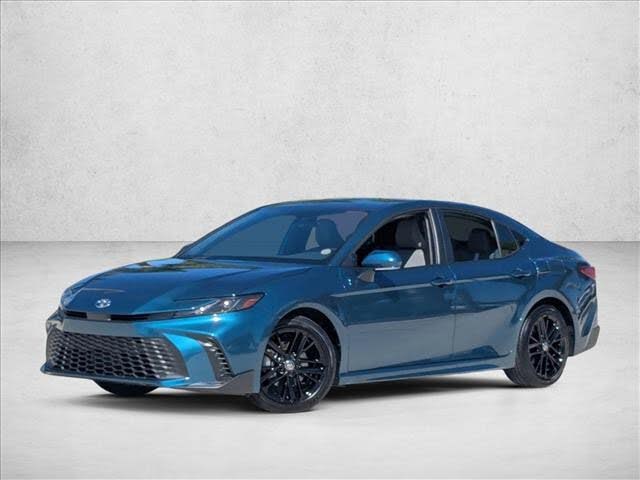 2025 Toyota Camry SE FWD