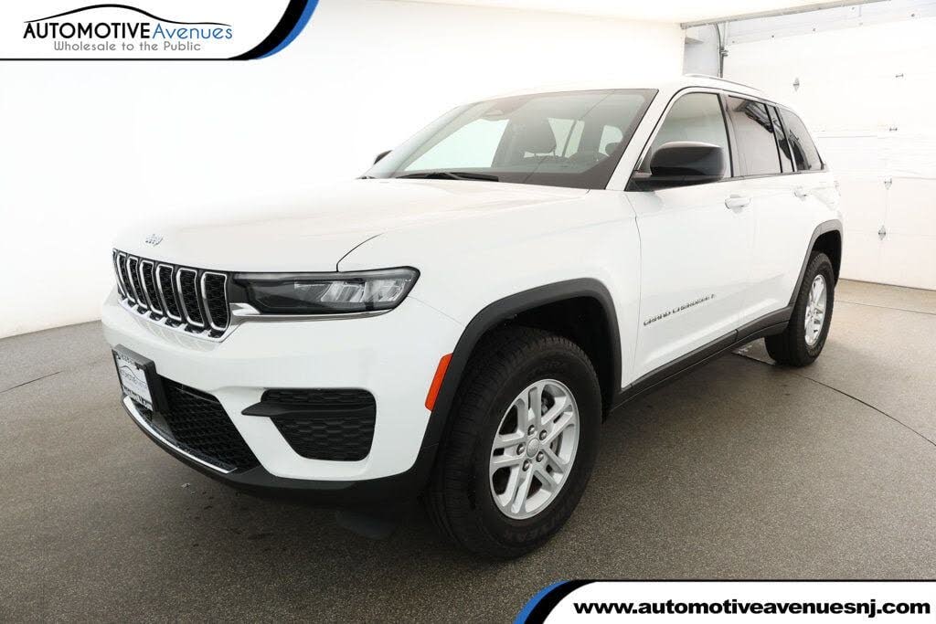 2023 Jeep Grand Cherokee Laredo 4WD