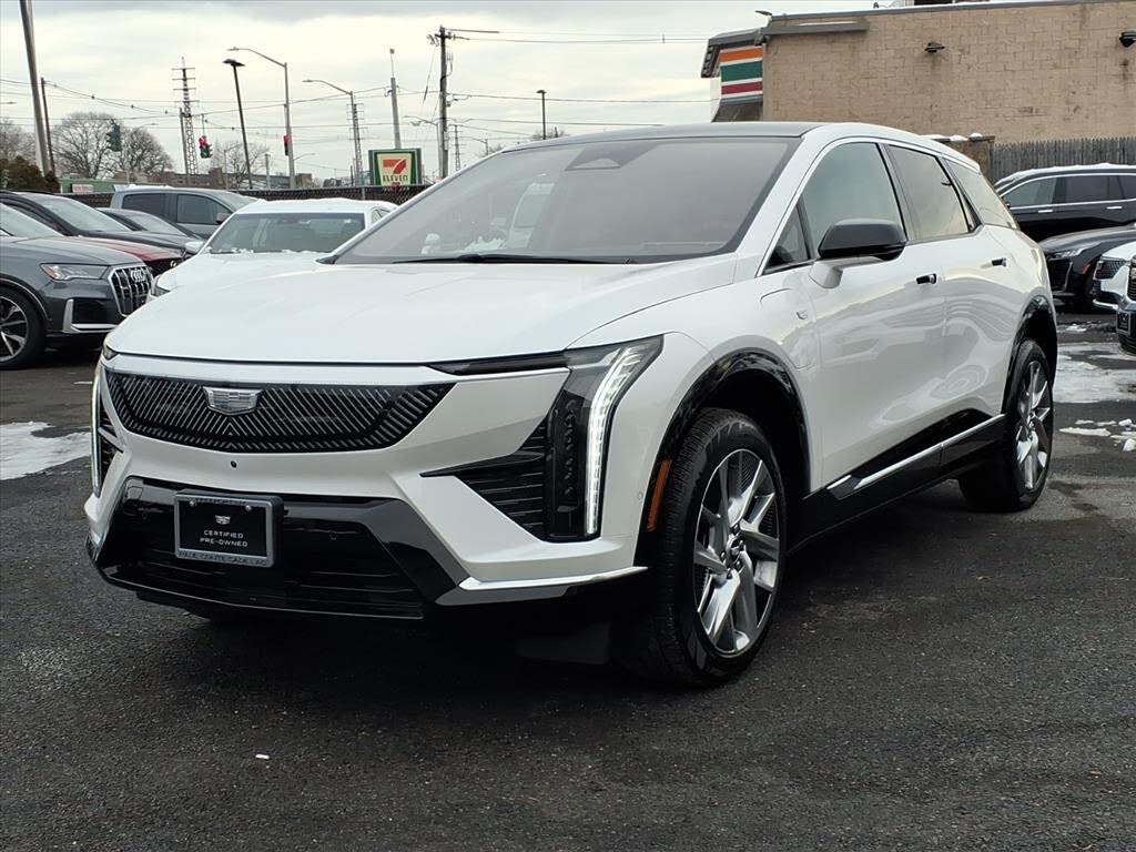 2025 Cadillac OPTIQ Luxury 1 AWD