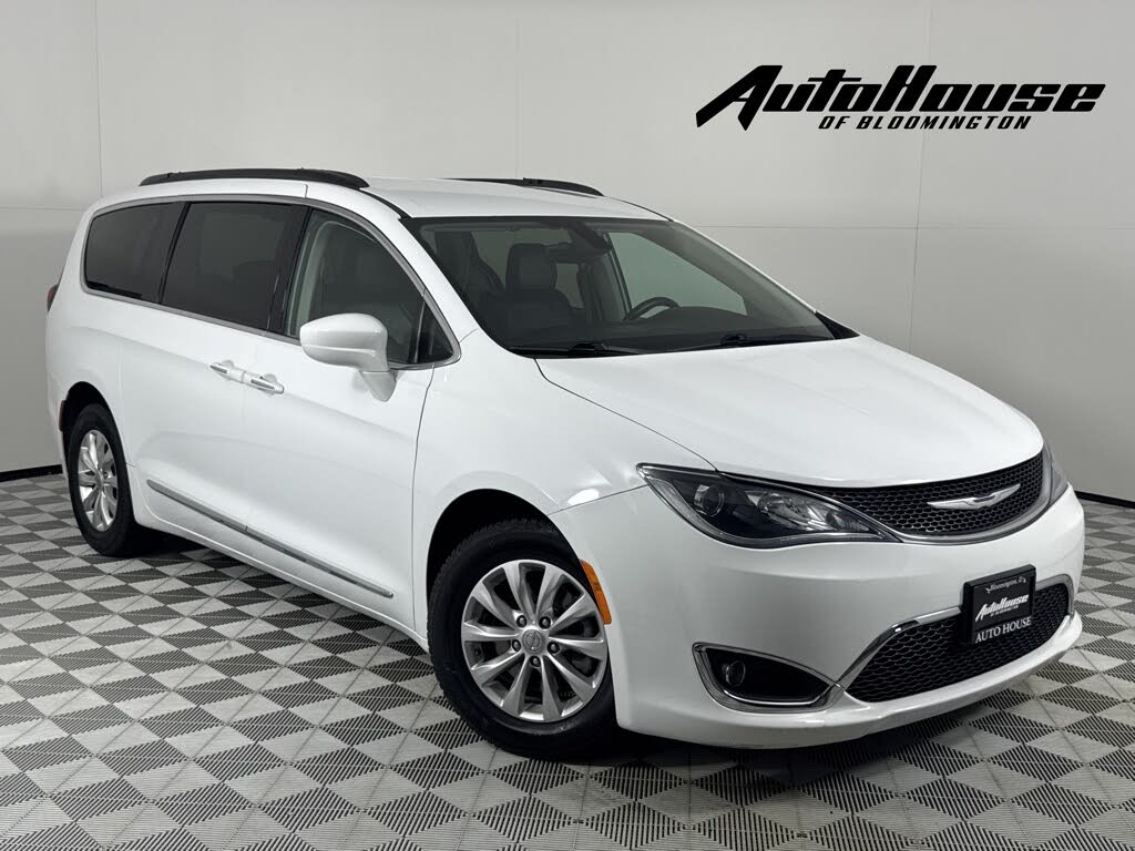 2017 Chrysler Pacifica Touring L FWD