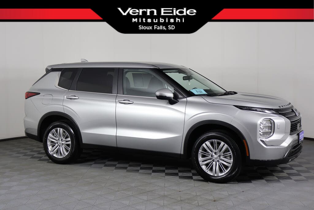 2024 Mitsubishi Outlander ES S-AWC