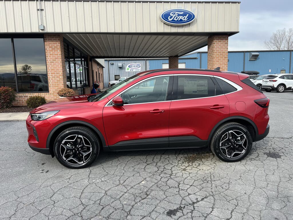 2026 Ford Escape Platinum AWD