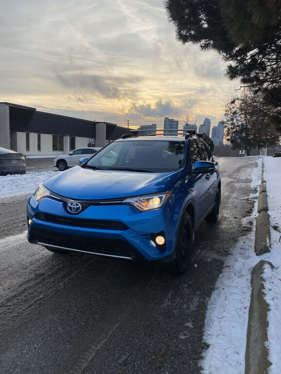 Toyota RAV4 Hybrid XLE AWD 2016