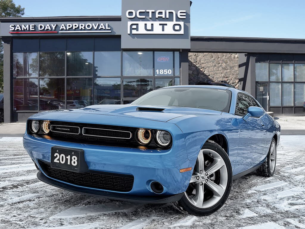 2018 Dodge Challenger SXT RWD
