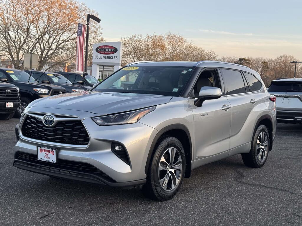 2021 Toyota Highlander Hybrid XLE AWD
