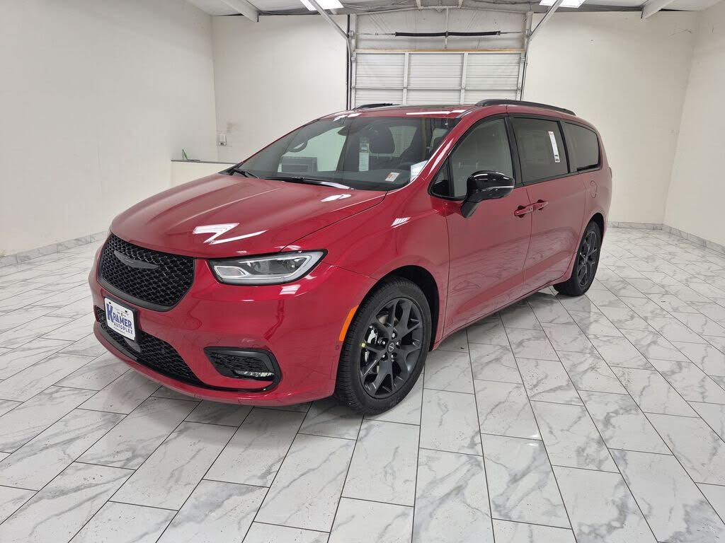 2026 Chrysler Pacifica Limited FWD