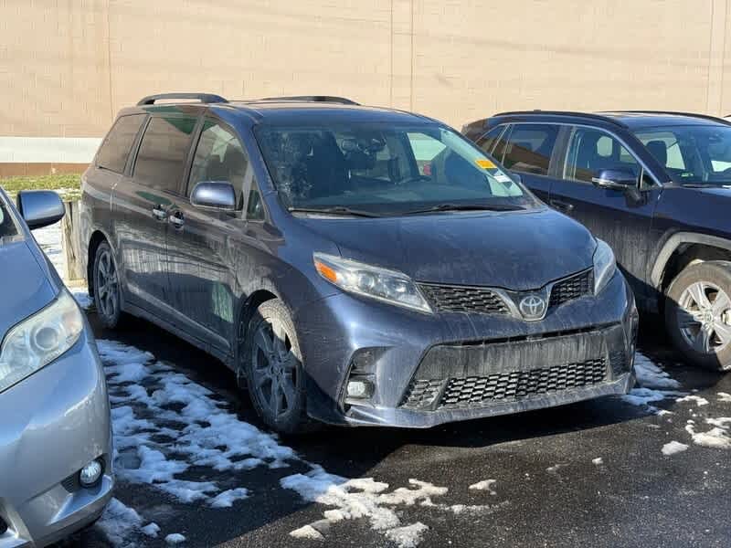 2019 Toyota Sienna SE 8-Passenger FWD