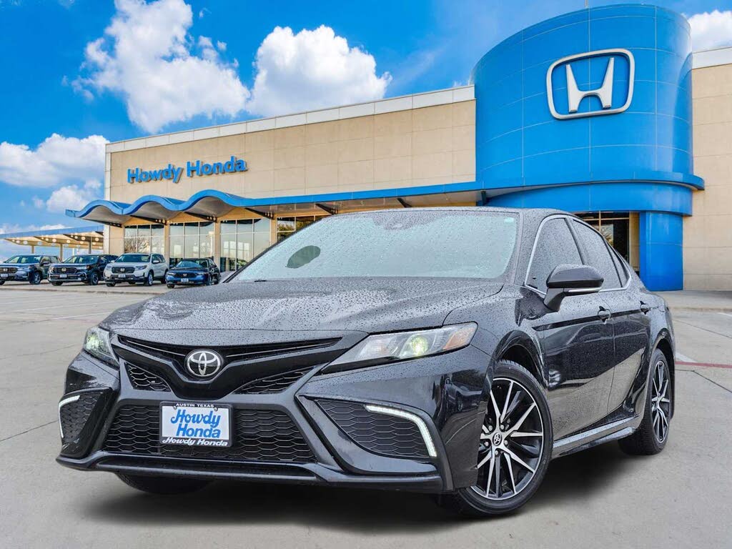2022 Toyota Camry SE FWD