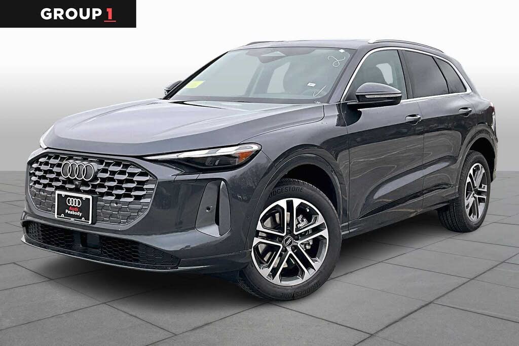 2025 Audi Q5 quattro Premium 40 TFSI