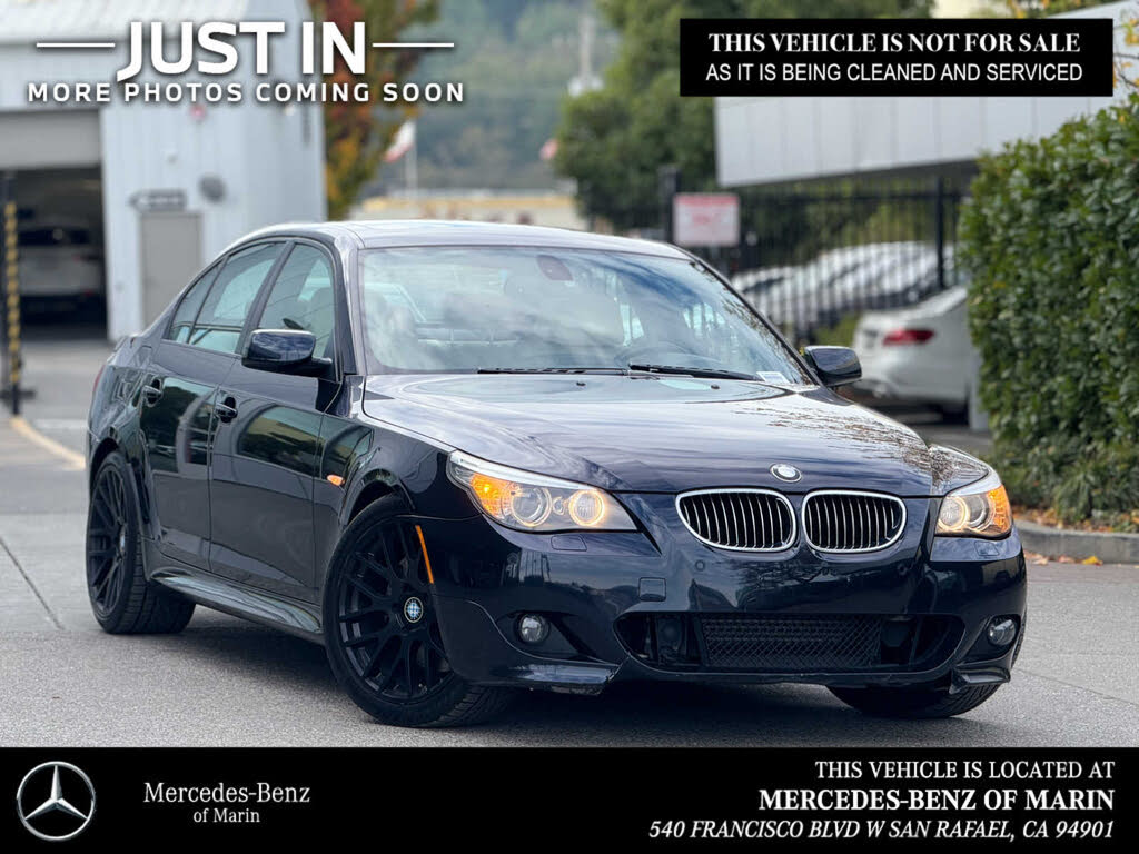 2010 BMW 5 Series 550i Sedan RWD