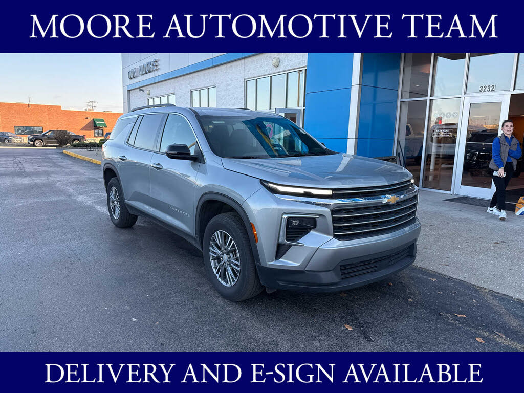 2025 Chevrolet Traverse LT FWD