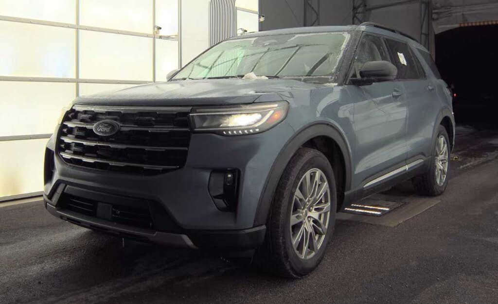 2025 Ford Explorer Active AWD