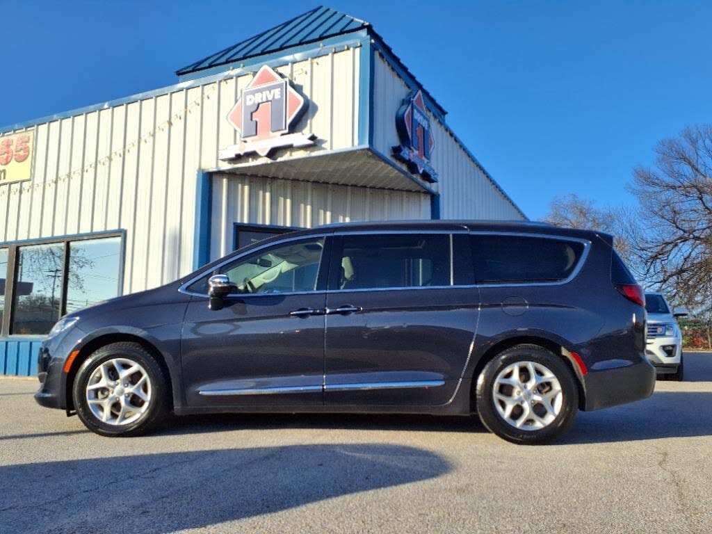 2020 Chrysler Pacifica Limited FWD
