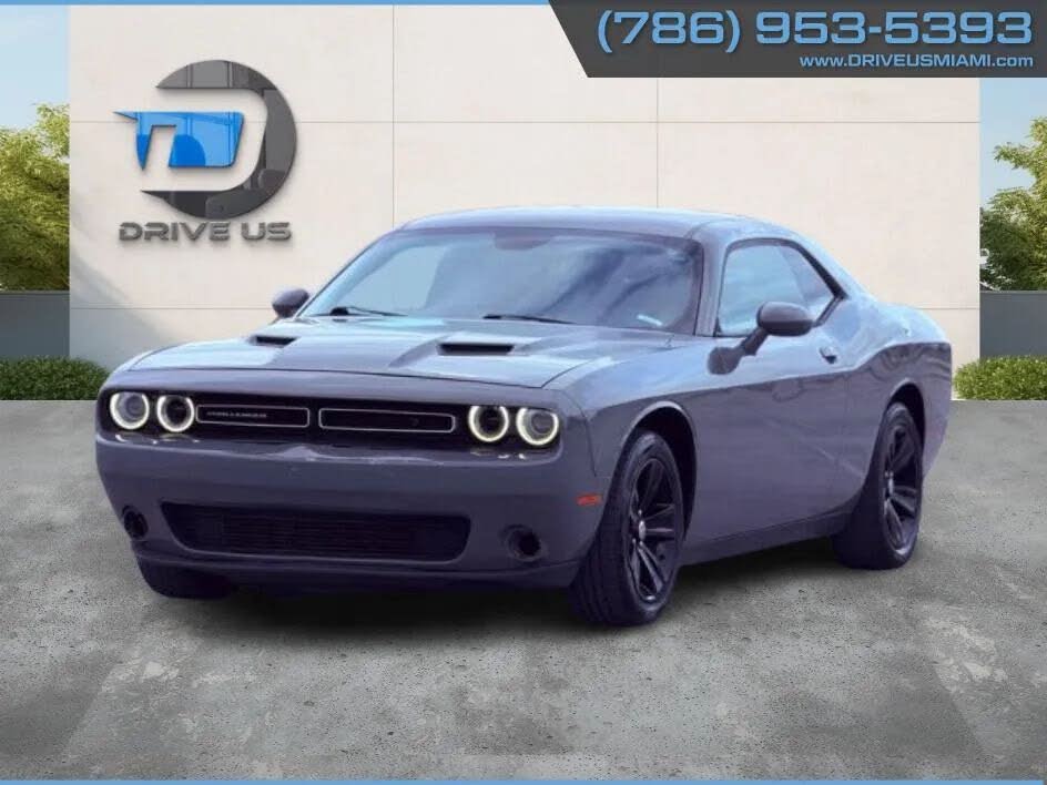 2017 Dodge Challenger SXT RWD
