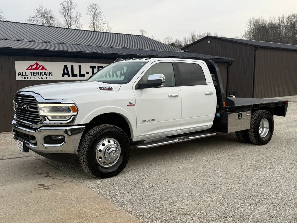 2022 RAM 3500 Chassis Laramie Crew Cab LB DRW 4WD
