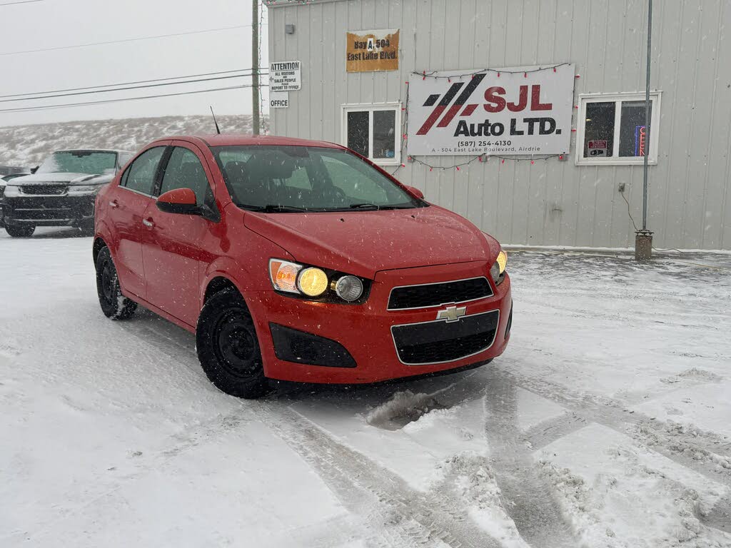 2013 Chevrolet Sonic LT Sedan FWD