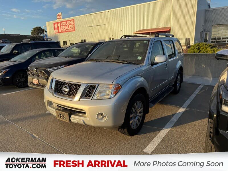 2011 Nissan Pathfinder LE V6 4WD
