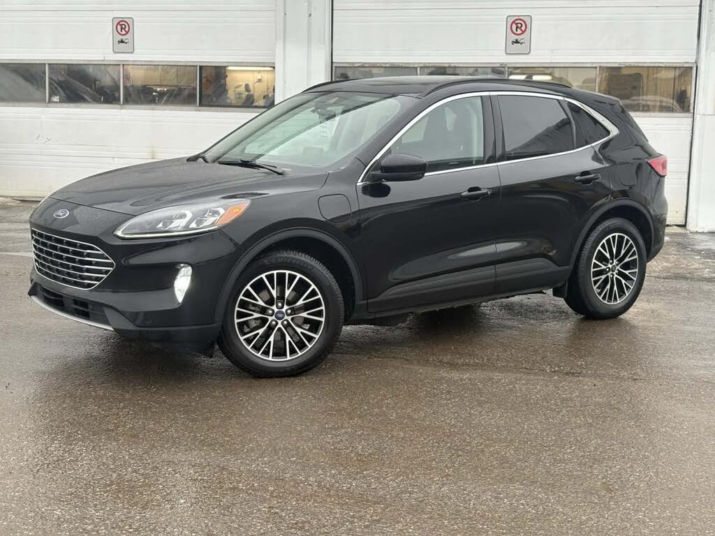 2022 Ford Escape Hybrid Plug-in Titanium FWD