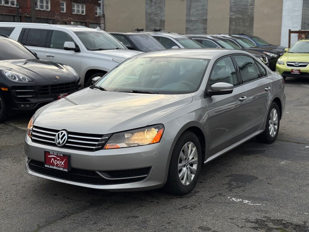 2012 Volkswagen Passat S with Appearance