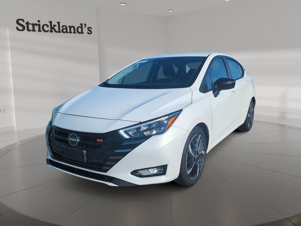 2023 Nissan Versa SR FWD