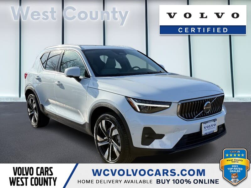 2023 Volvo XC40 B5 Ultimate Bright Theme AWD
