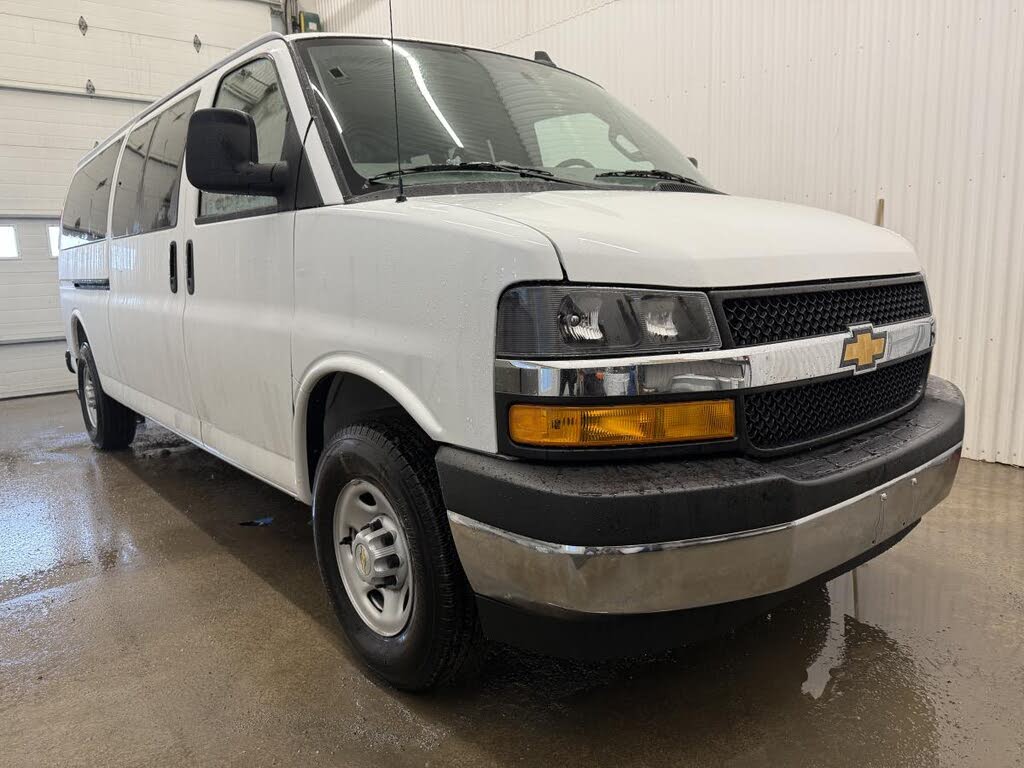 2025 Chevrolet Express 3500 LS Extended RWD