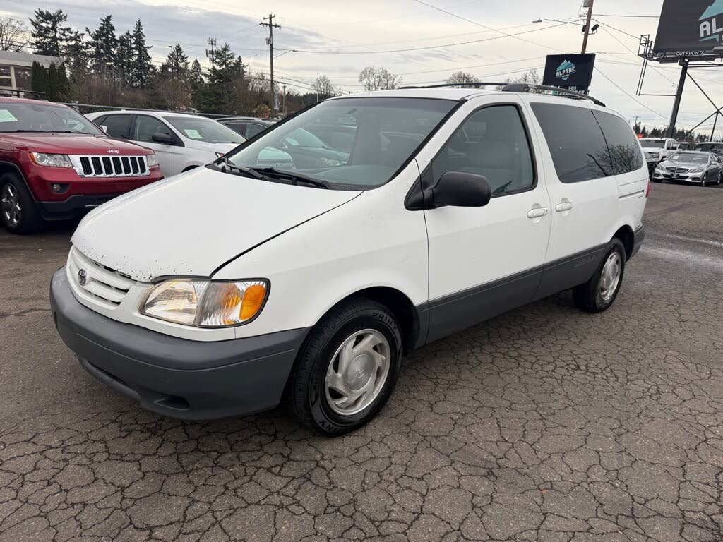 2001 Toyota Sienna LE