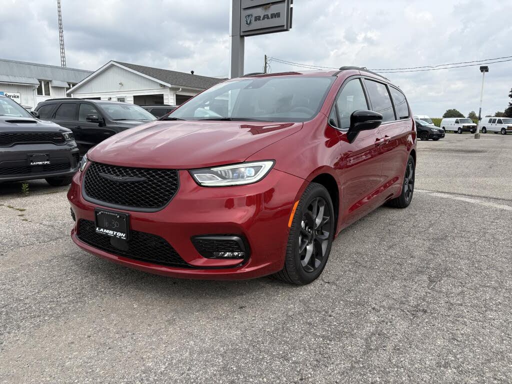 2024 Chrysler Pacifica Limited FWD